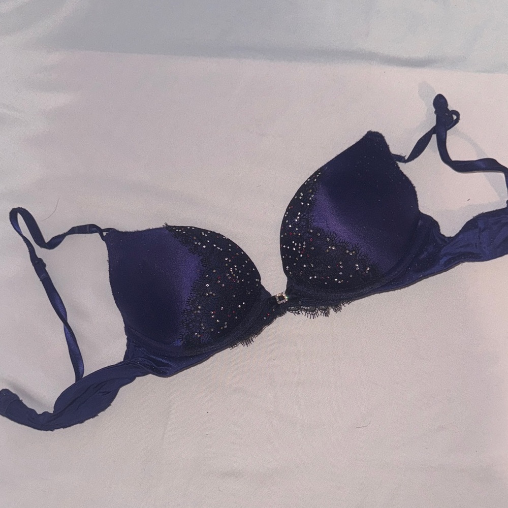 Victoria’s Secret Navy Push Up Bra